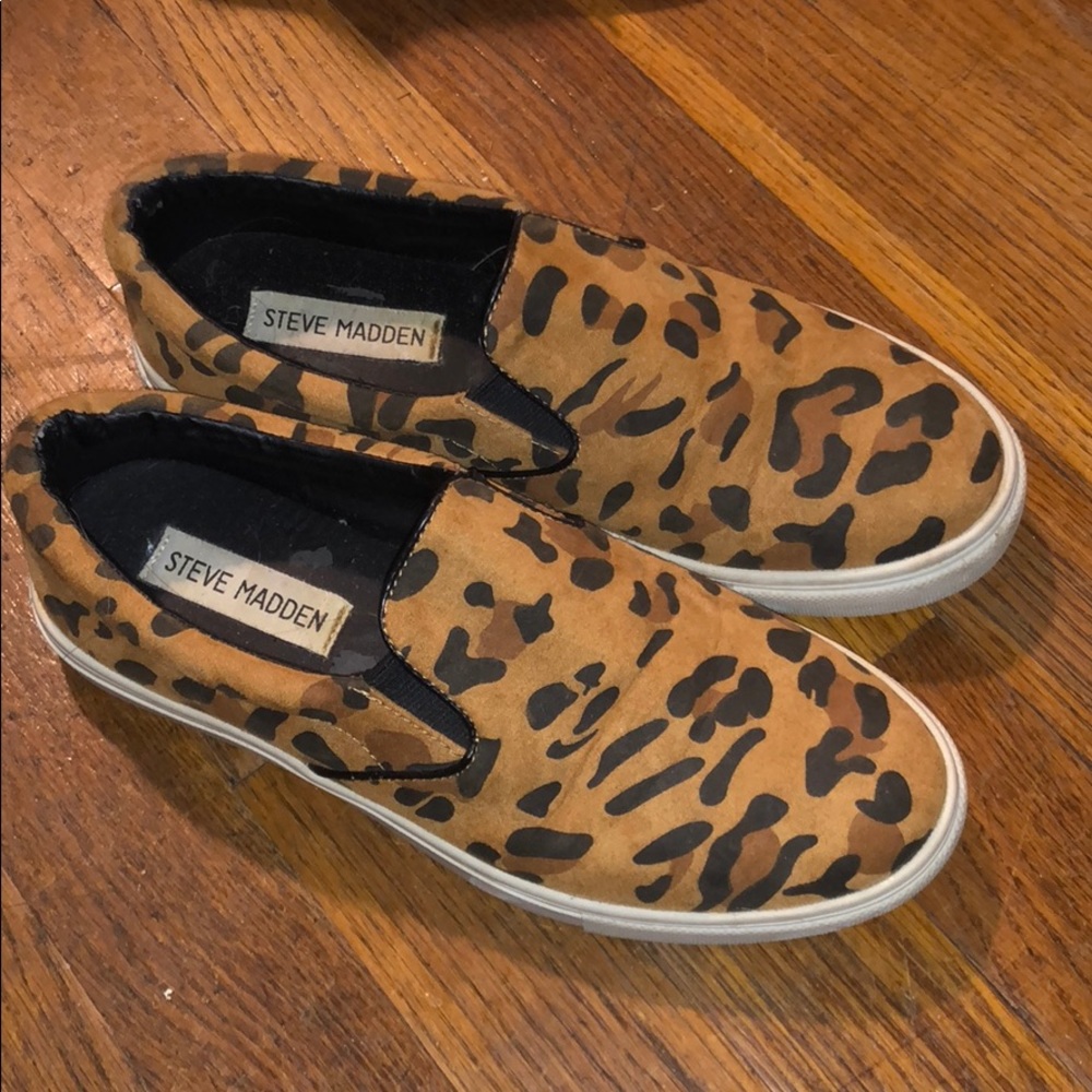 Cute Steve Madden slide ons